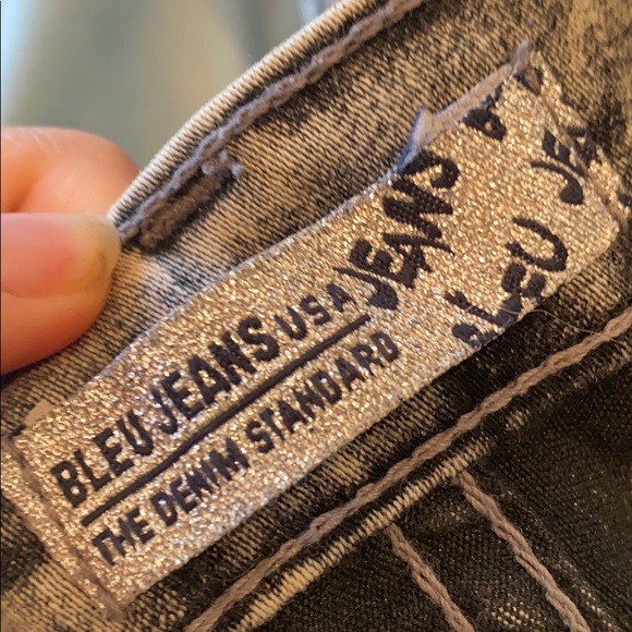 Shorts - Picture 5 of 7